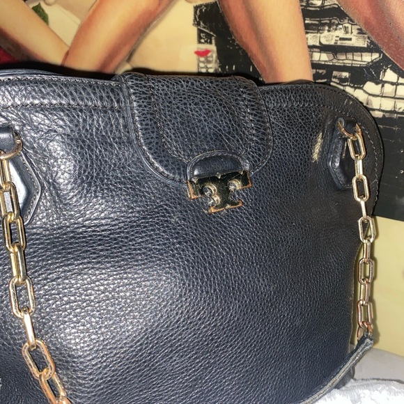 Beautiful Tory Burch 3 piece combo 🔥🖤🖤👜🩴🛍️ - Picture 5 of 14